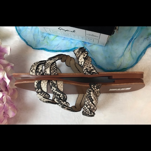 NEW IN BOXSnake Print Braided faux leather sandals - Picture 4 of 8